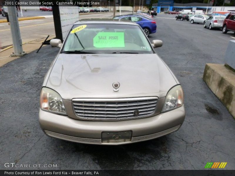 Cashmere / Neutral Shale 2001 Cadillac DeVille Sedan