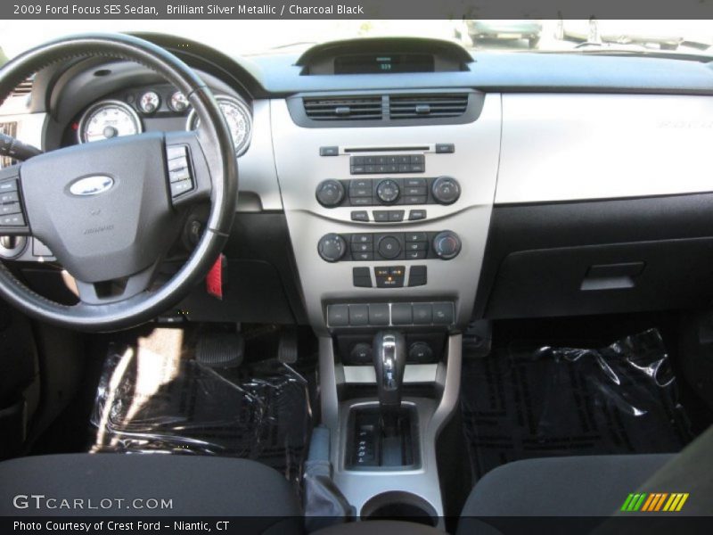 Brilliant Silver Metallic / Charcoal Black 2009 Ford Focus SES Sedan
