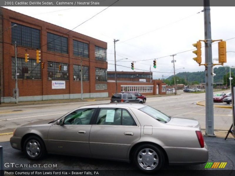 Cashmere / Neutral Shale 2001 Cadillac DeVille Sedan