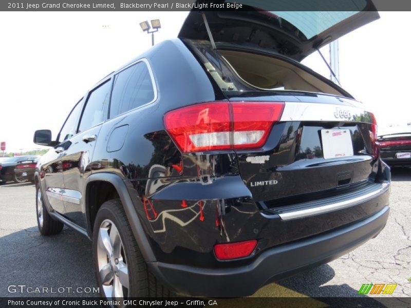 Blackberry Pearl / Black/Light Frost Beige 2011 Jeep Grand Cherokee Limited
