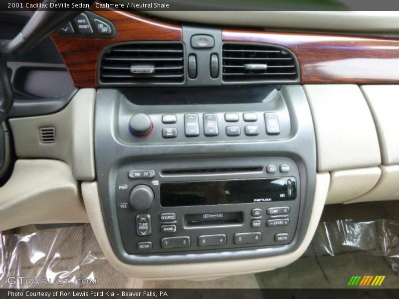 Cashmere / Neutral Shale 2001 Cadillac DeVille Sedan