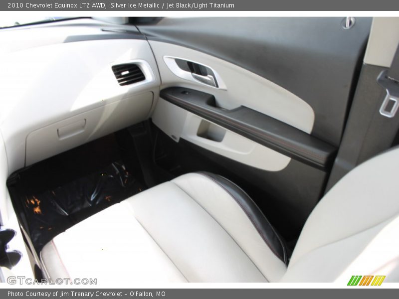 Silver Ice Metallic / Jet Black/Light Titanium 2010 Chevrolet Equinox LTZ AWD
