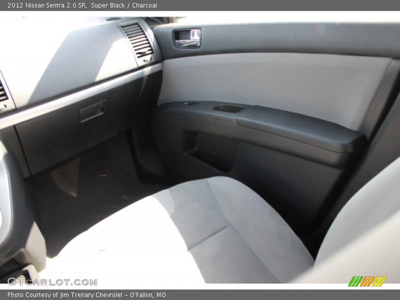 Super Black / Charcoal 2012 Nissan Sentra 2.0 SR