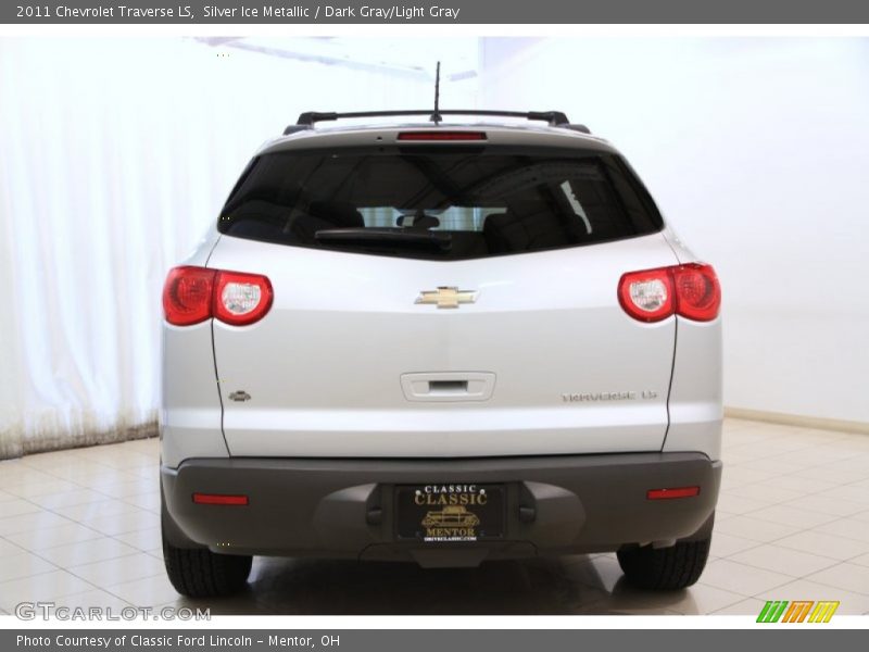 Silver Ice Metallic / Dark Gray/Light Gray 2011 Chevrolet Traverse LS