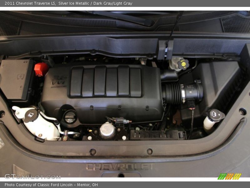 Silver Ice Metallic / Dark Gray/Light Gray 2011 Chevrolet Traverse LS