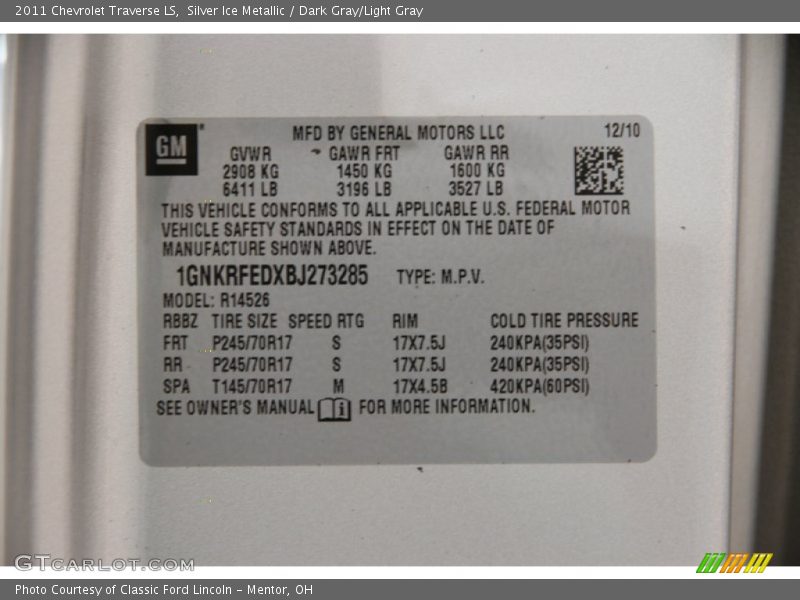 Silver Ice Metallic / Dark Gray/Light Gray 2011 Chevrolet Traverse LS