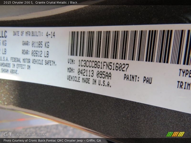 Granite Crystal Metallic / Black 2015 Chrysler 200 S