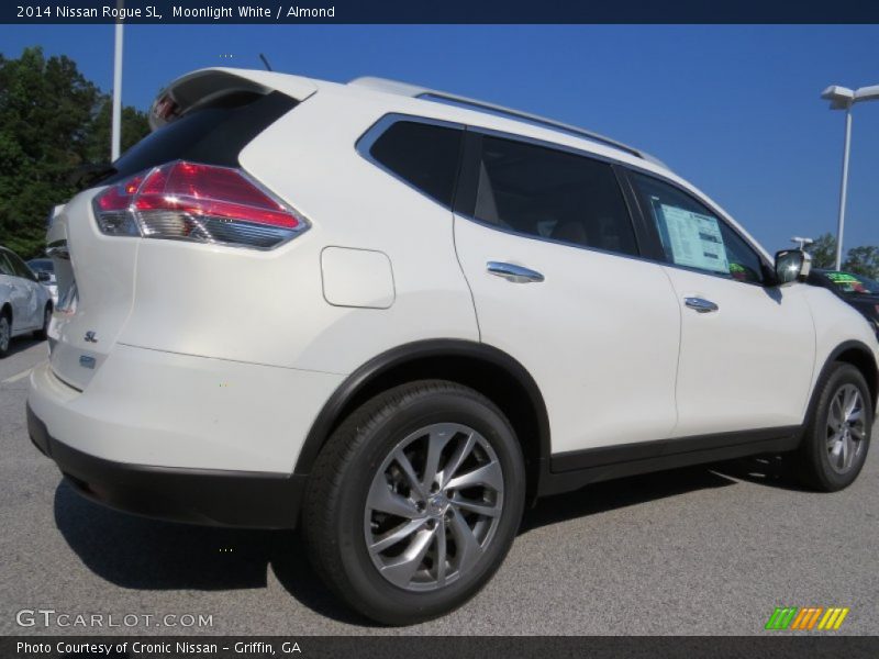 Moonlight White / Almond 2014 Nissan Rogue SL