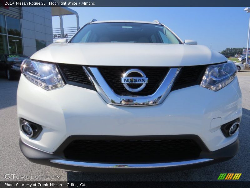 Moonlight White / Almond 2014 Nissan Rogue SL