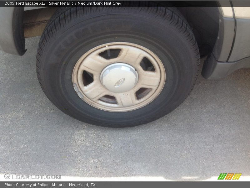 Silver Metallic / Medium/Dark Flint Grey 2005 Ford Escape XLS