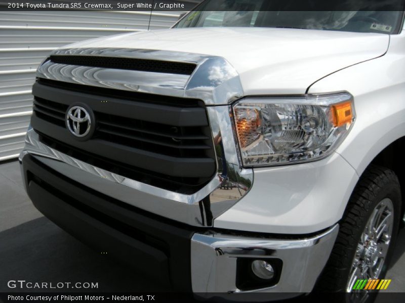 Super White / Graphite 2014 Toyota Tundra SR5 Crewmax