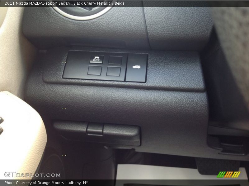 Black Cherry Metallic / Beige 2011 Mazda MAZDA6 i Sport Sedan
