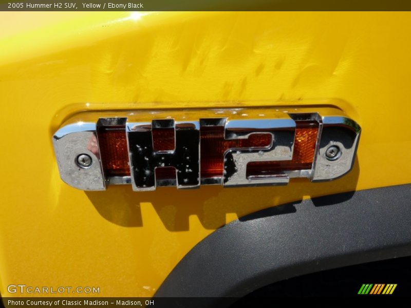 Yellow / Ebony Black 2005 Hummer H2 SUV