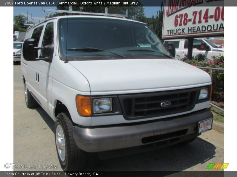Oxford White / Medium Flint Grey 2007 Ford E Series Van E150 Commercial