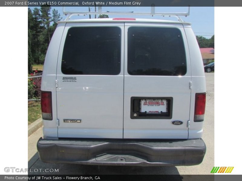 Oxford White / Medium Flint Grey 2007 Ford E Series Van E150 Commercial
