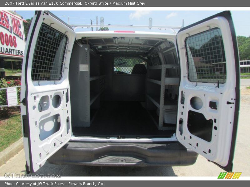 Oxford White / Medium Flint Grey 2007 Ford E Series Van E150 Commercial