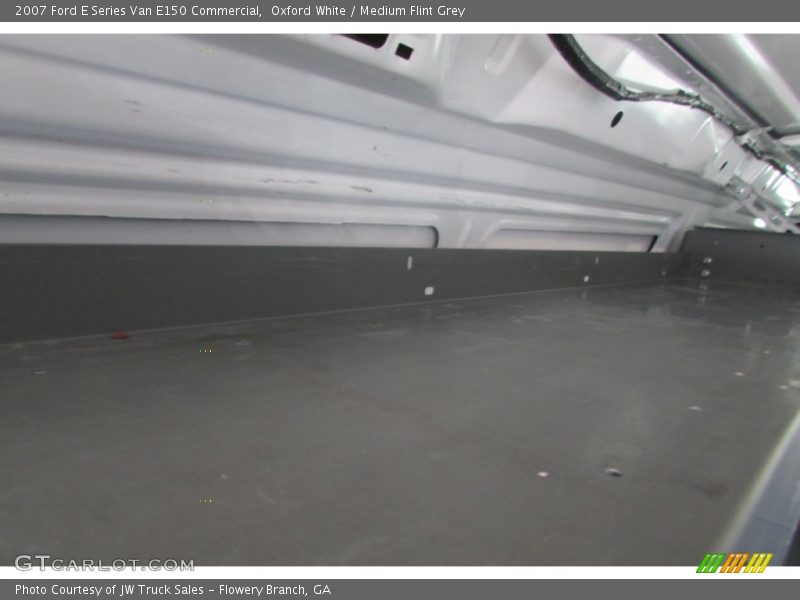 Oxford White / Medium Flint Grey 2007 Ford E Series Van E150 Commercial