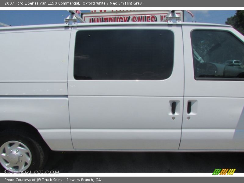 Oxford White / Medium Flint Grey 2007 Ford E Series Van E150 Commercial