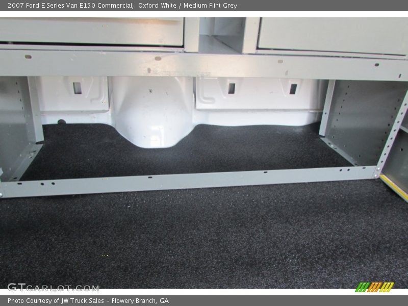 Oxford White / Medium Flint Grey 2007 Ford E Series Van E150 Commercial