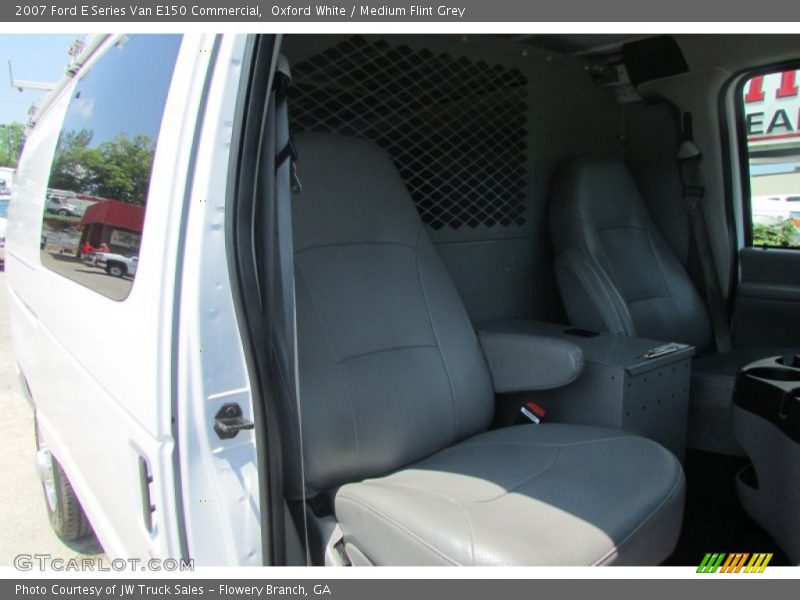 Oxford White / Medium Flint Grey 2007 Ford E Series Van E150 Commercial