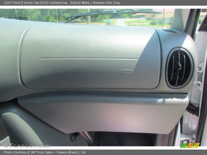 Oxford White / Medium Flint Grey 2007 Ford E Series Van E150 Commercial