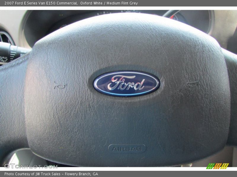 Oxford White / Medium Flint Grey 2007 Ford E Series Van E150 Commercial