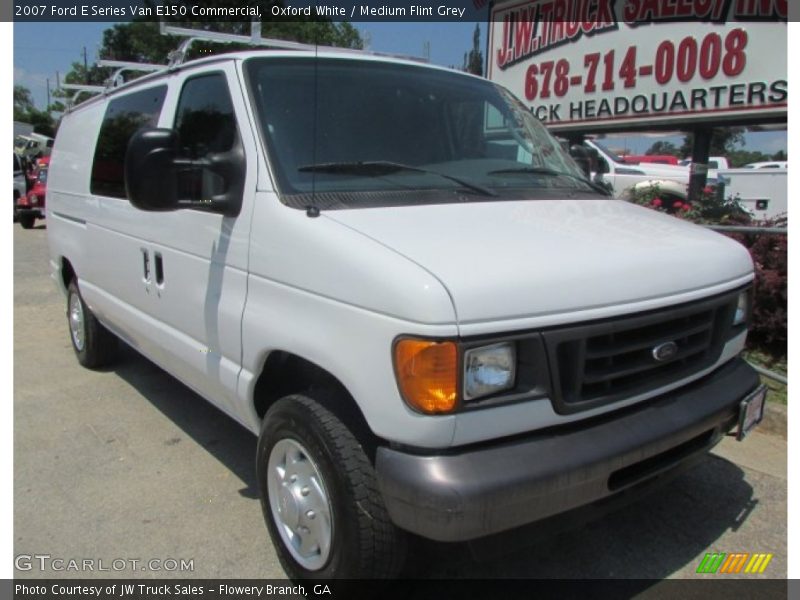 Oxford White / Medium Flint Grey 2007 Ford E Series Van E150 Commercial