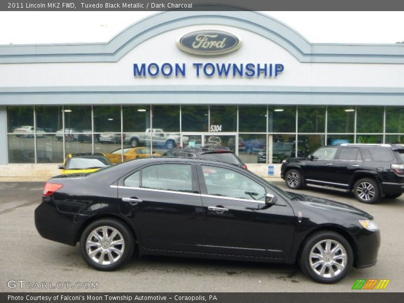 Tuxedo Black Metallic / Dark Charcoal 2011 Lincoln MKZ FWD