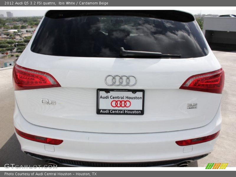 Ibis White / Cardamom Beige 2012 Audi Q5 3.2 FSI quattro