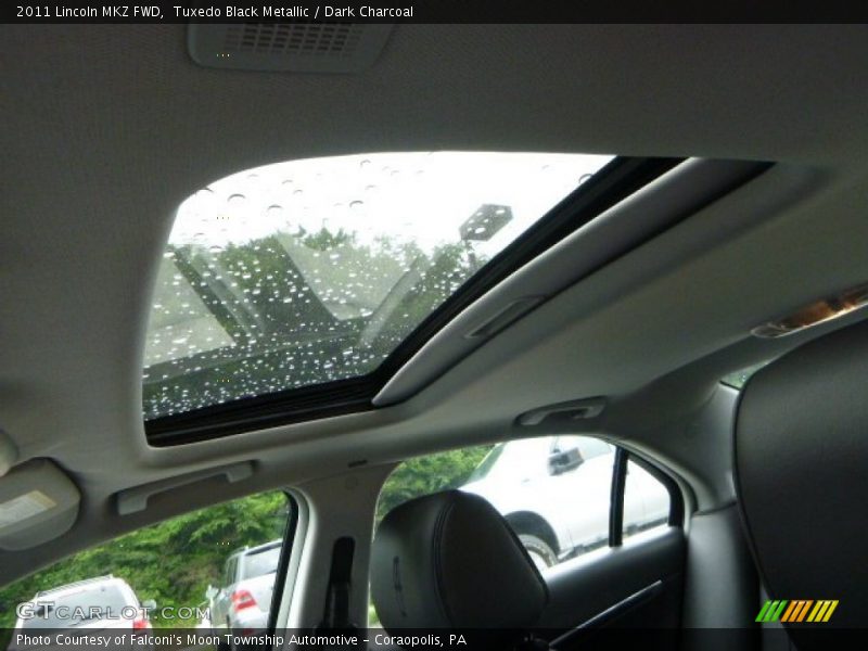 Tuxedo Black Metallic / Dark Charcoal 2011 Lincoln MKZ FWD