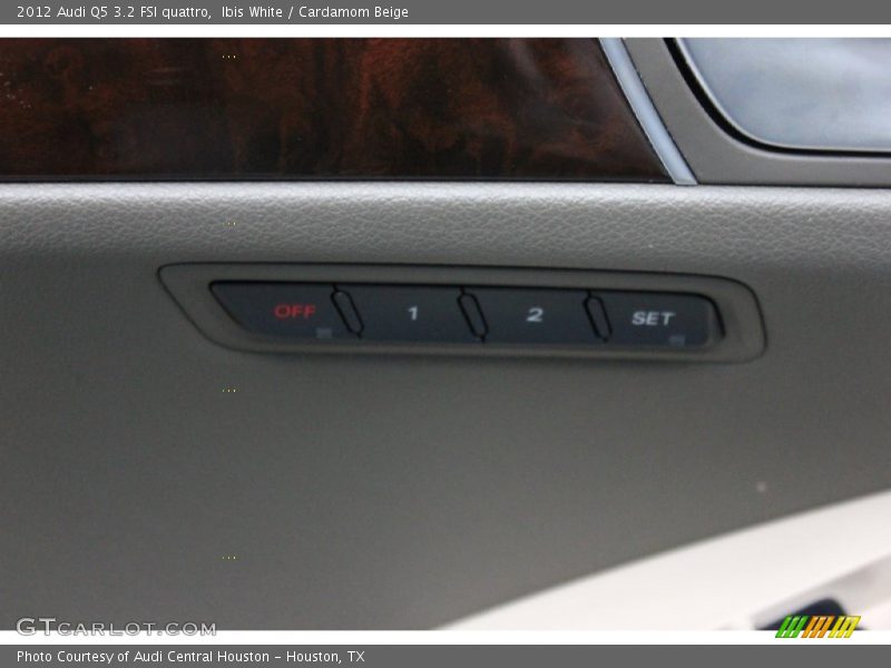 Ibis White / Cardamom Beige 2012 Audi Q5 3.2 FSI quattro