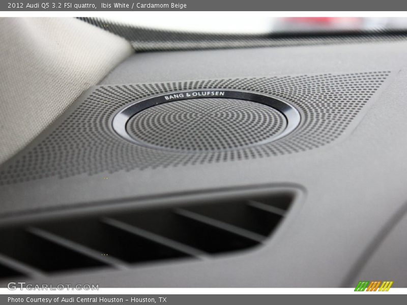 Ibis White / Cardamom Beige 2012 Audi Q5 3.2 FSI quattro