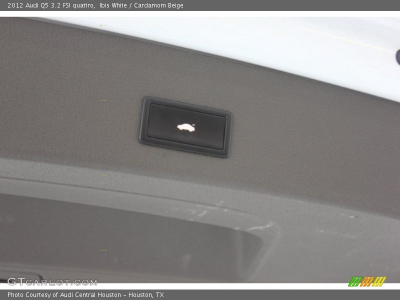 Ibis White / Cardamom Beige 2012 Audi Q5 3.2 FSI quattro