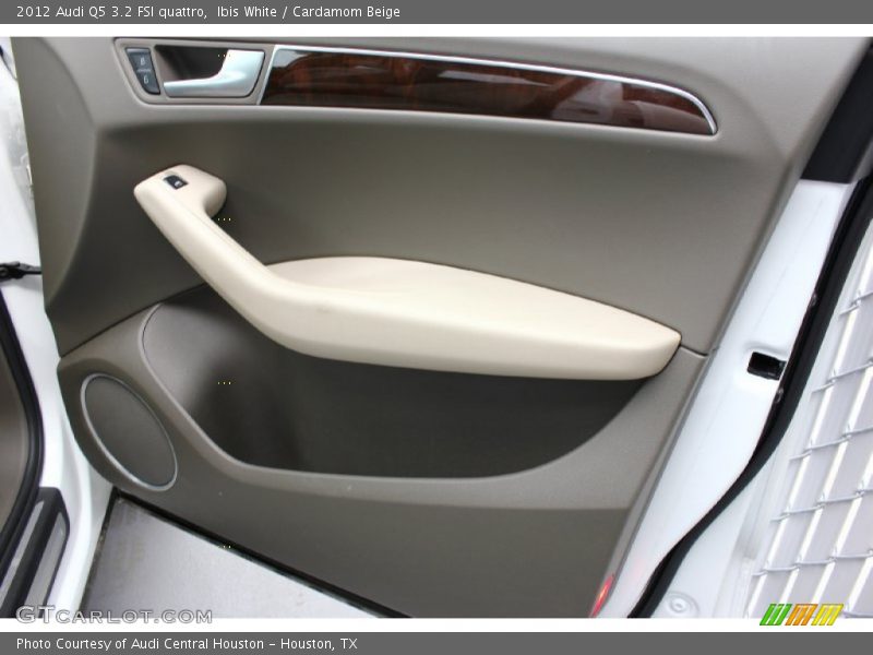 Ibis White / Cardamom Beige 2012 Audi Q5 3.2 FSI quattro