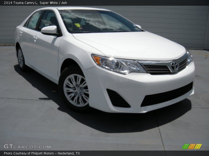 Super White / Ash 2014 Toyota Camry L