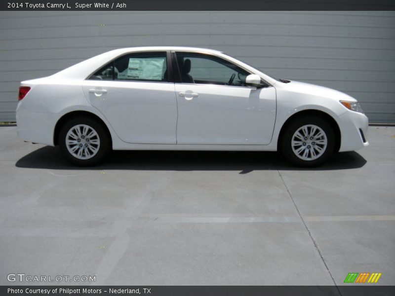 Super White / Ash 2014 Toyota Camry L
