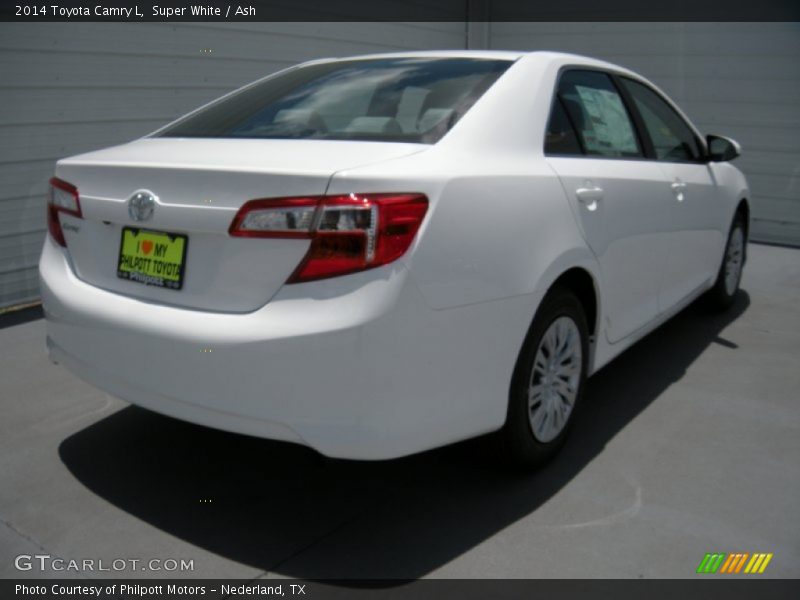Super White / Ash 2014 Toyota Camry L