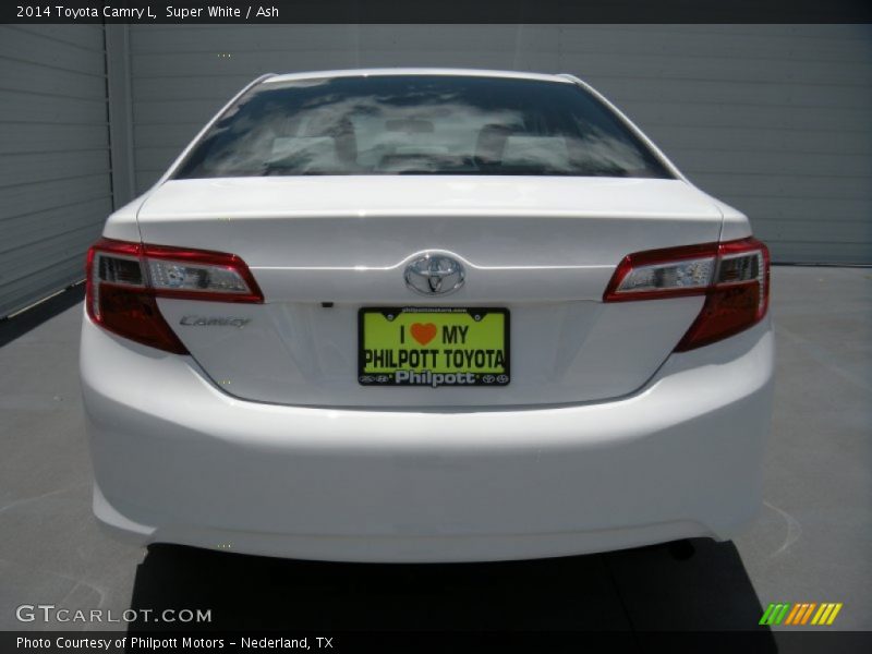 Super White / Ash 2014 Toyota Camry L