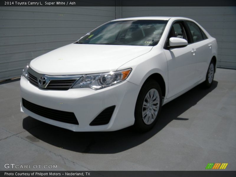 Super White / Ash 2014 Toyota Camry L