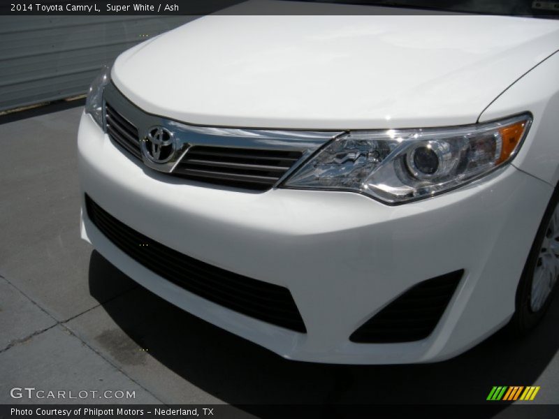 Super White / Ash 2014 Toyota Camry L