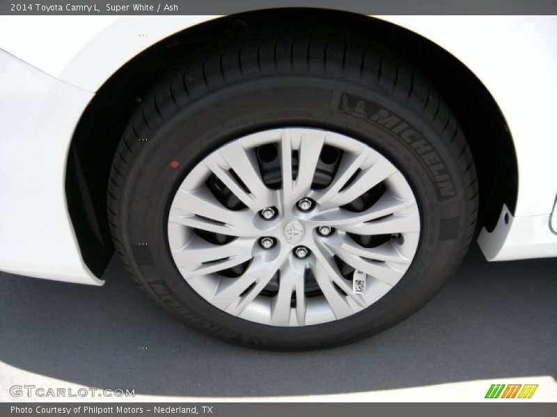 Super White / Ash 2014 Toyota Camry L