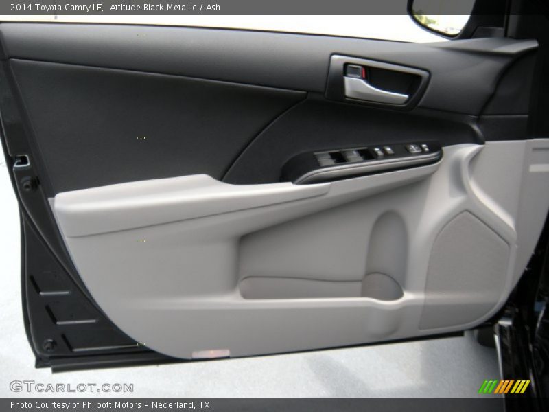 Attitude Black Metallic / Ash 2014 Toyota Camry LE