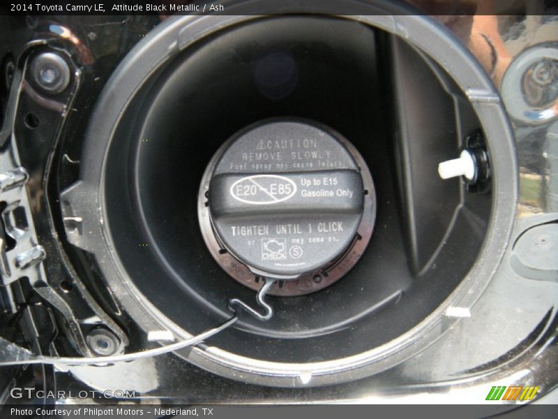 Attitude Black Metallic / Ash 2014 Toyota Camry LE