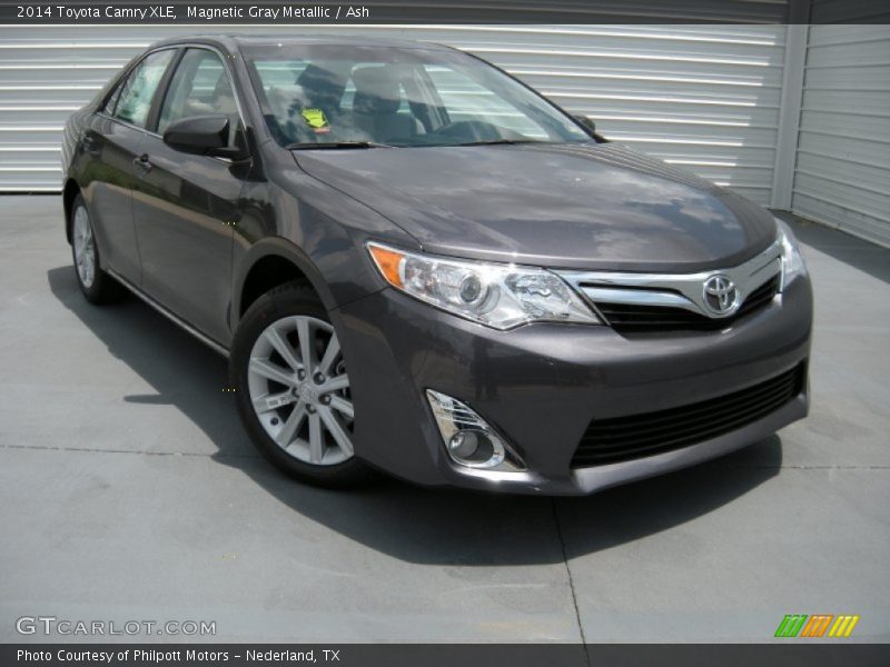 Magnetic Gray Metallic / Ash 2014 Toyota Camry XLE