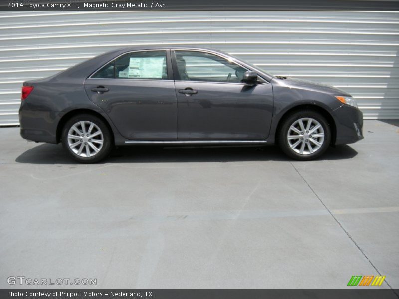 Magnetic Gray Metallic / Ash 2014 Toyota Camry XLE