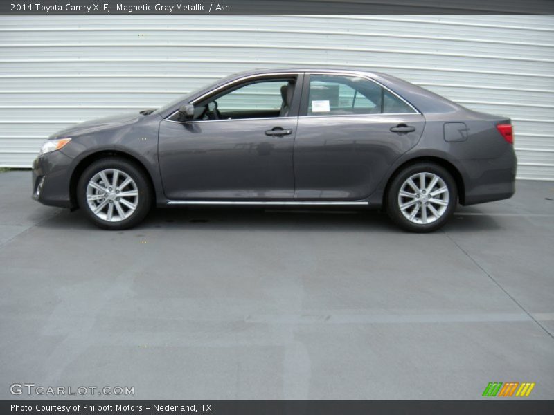 Magnetic Gray Metallic / Ash 2014 Toyota Camry XLE