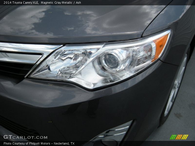 Magnetic Gray Metallic / Ash 2014 Toyota Camry XLE