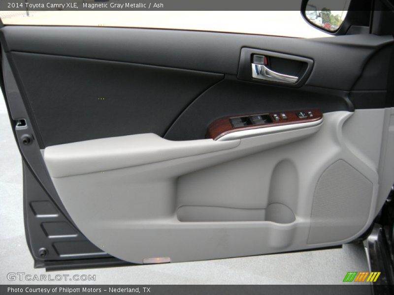 Magnetic Gray Metallic / Ash 2014 Toyota Camry XLE