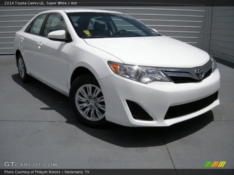 Super White / Ash 2014 Toyota Camry LE