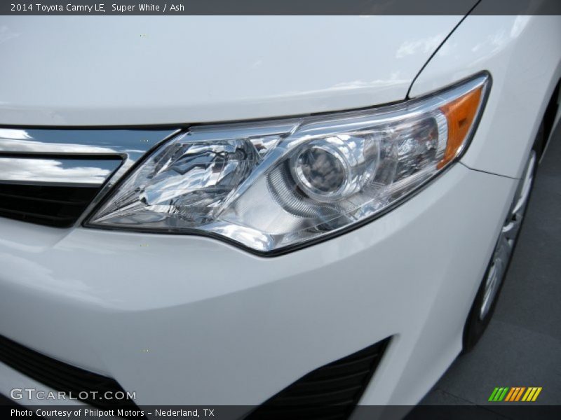 Super White / Ash 2014 Toyota Camry LE